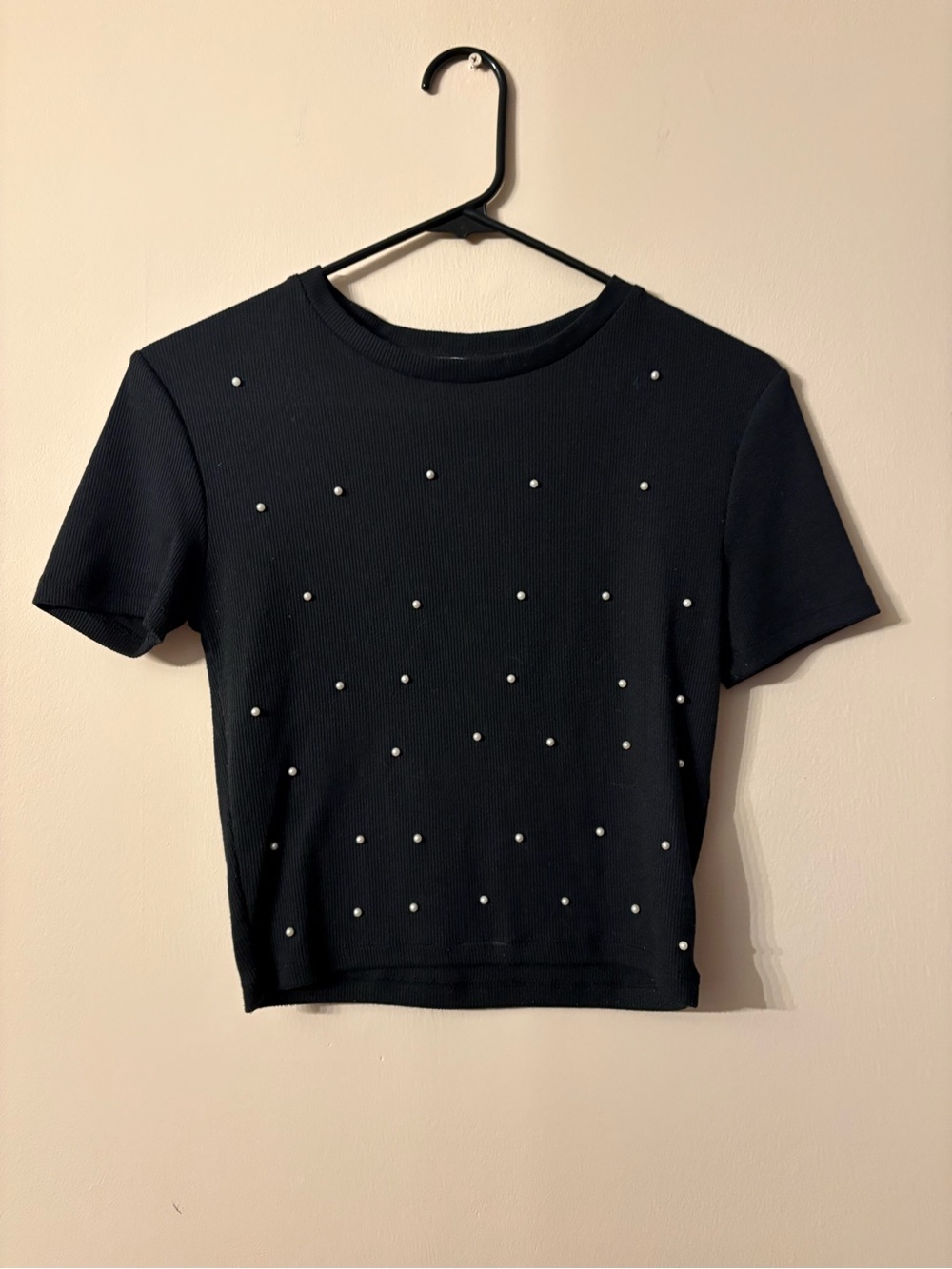 Pearl-Embellished Black Short Sleeve Crop Top